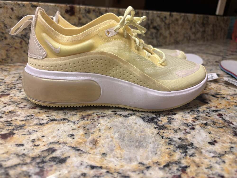 Nike Air Max Dia Women's Size 5.5 Yellow Sneakers CI1214-302